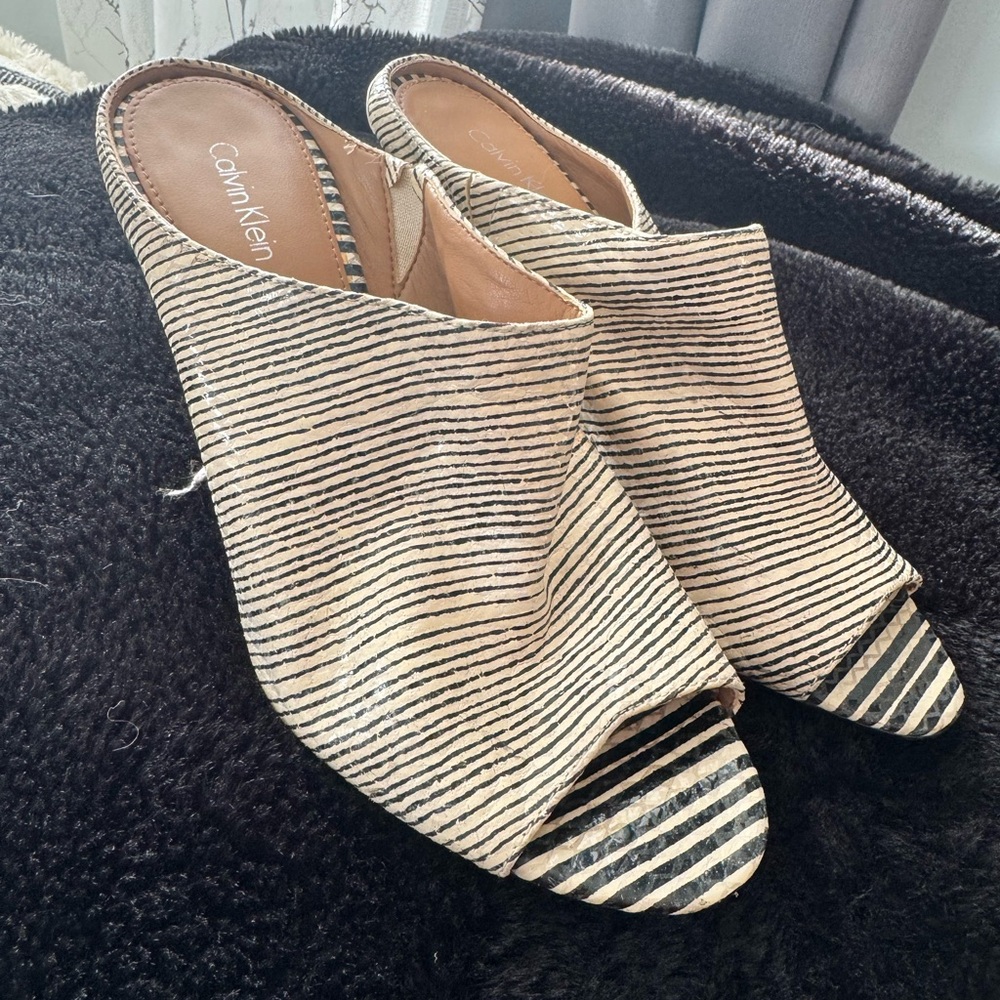Calvin Klein Women's Striped Peep-Toe Mules - Black and Cream